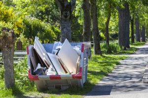 Top Reasons to Hire Dumpster Rental Services